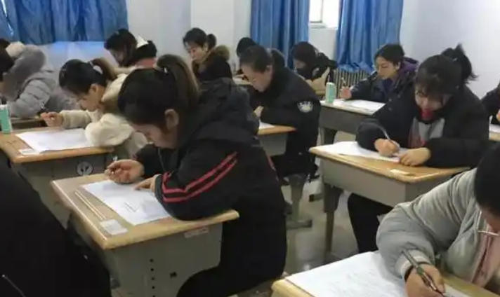 綦江区审计师工资多少钱一个月通常-(綦江审计师月工资)